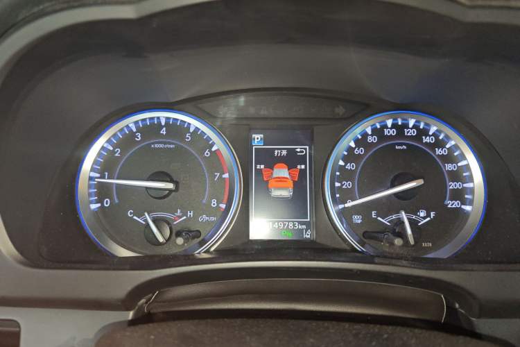 Used Toyota Highlander 2018 2.0T Four-Wheel Drive Luxury Edition 7 Seats China V Emission Standard