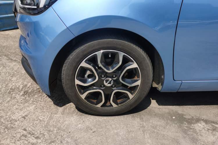 Used JMEV Ezi EV3 2019 Yuepao Version Left Front Wheel Hub