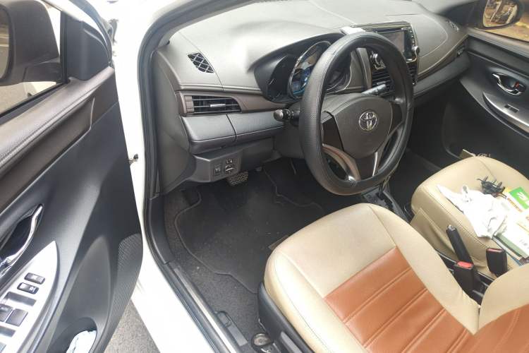 Used Toyota YARiS L Zhi Xuan 2015 1.5E Automatic Charm Edition Driver Seat