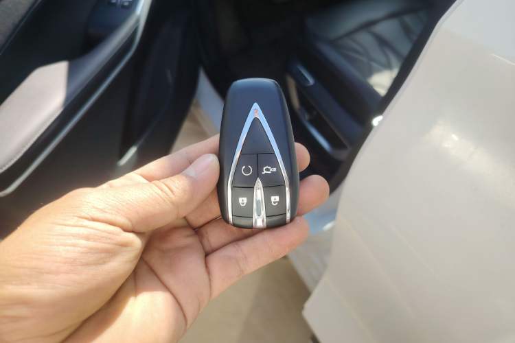 Used Changan CS75 PLUS 2024 3rd Generation Champion Edition 2.0T Intelligent Drive Performance Model
