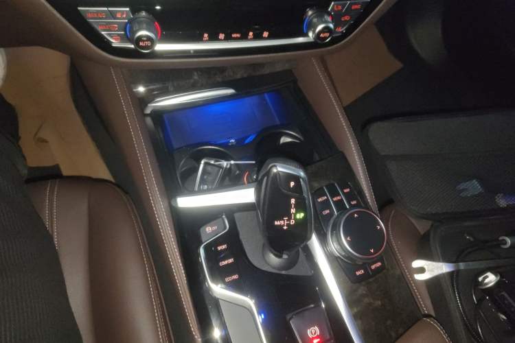 Used BMW 5 Series 2019 525Li M Sport Package Gear Lever