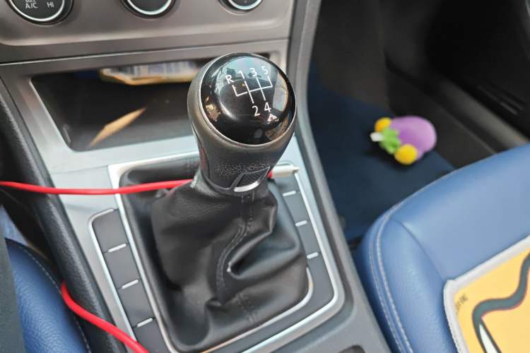 Used Volkswagen Golf 2016 1.6L Manual Fashion Edition
