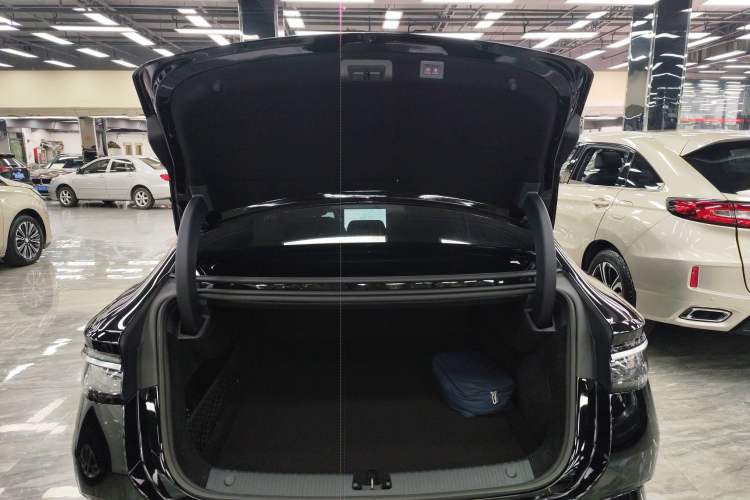 Used BYD Seal 2023 DM-i 1.5T 121km Flagship Model
