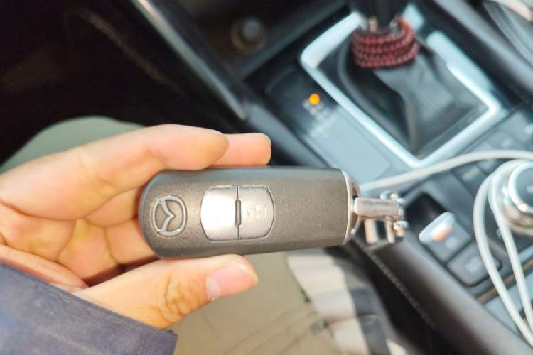 Used Mazda CX-4 2016 2.0L Automatic 2WD Blue Sky Luxury Edition Vehicle Key