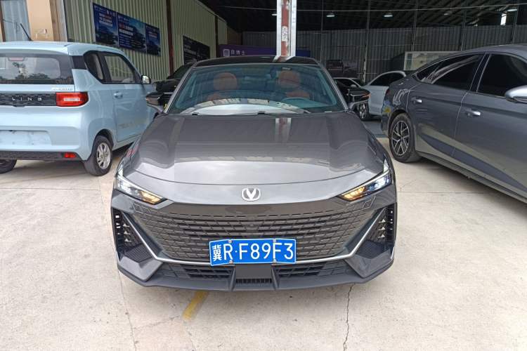 Used CHANGAN UNI-V 2022 1.5T Prestige Version Front