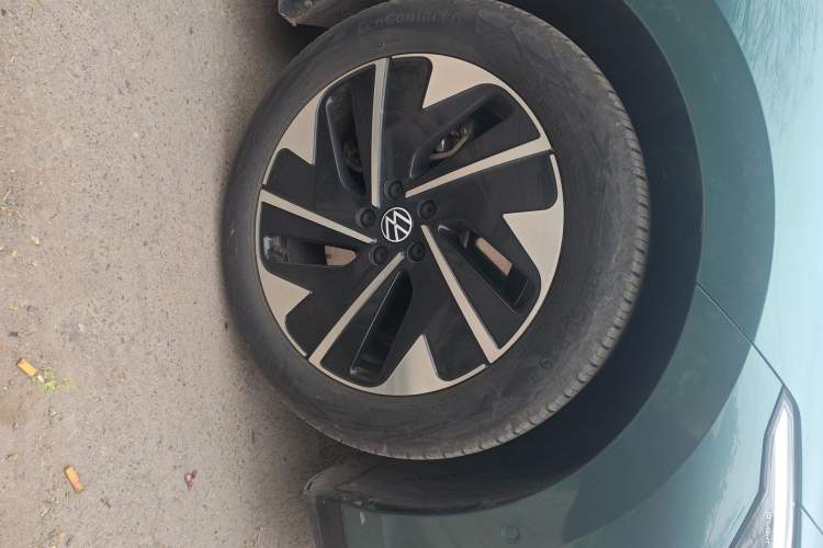 Used Volkswagen ID.7 VIZZION 2024 PRO Model Right Front Wheel Hub