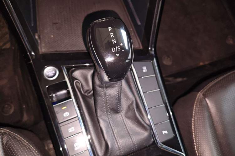 Used Volkswagen Passat 2019 330TSI Luxury Edition China VI Standard