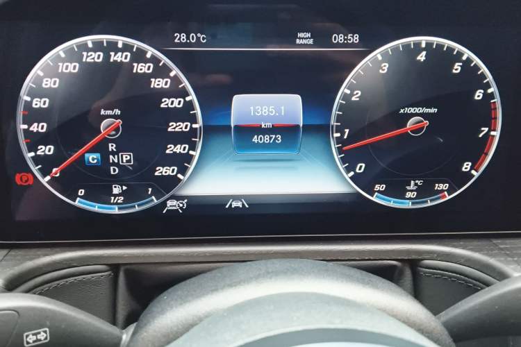 Used Mercedes-Benz G-Class 2022 G 500 Odometer Close Up