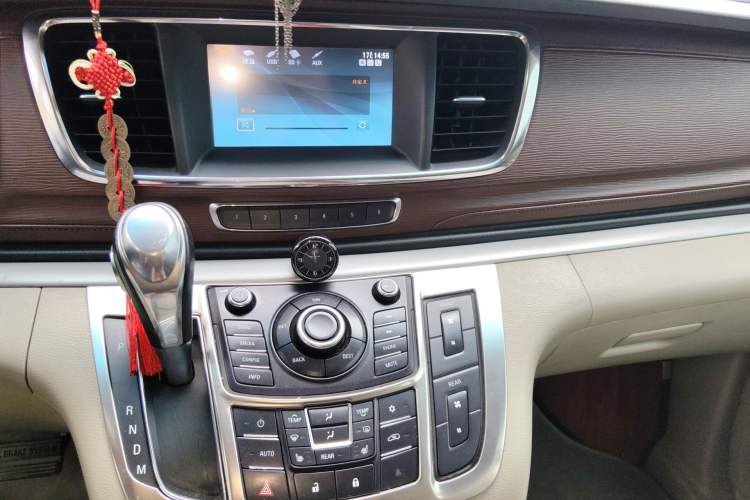 Used Buick GL8 2014 3.0L GT Luxury Business Haoya Edition
