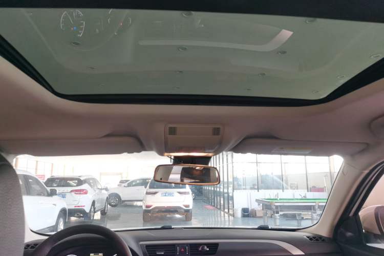 Used Qoros 5 2016 1.6T Automatic Elite Model
