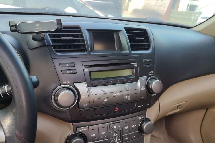 Used Toyota Highlander 2009 2.7L Two-Wheel Drive 7-Seater Luxury Edition