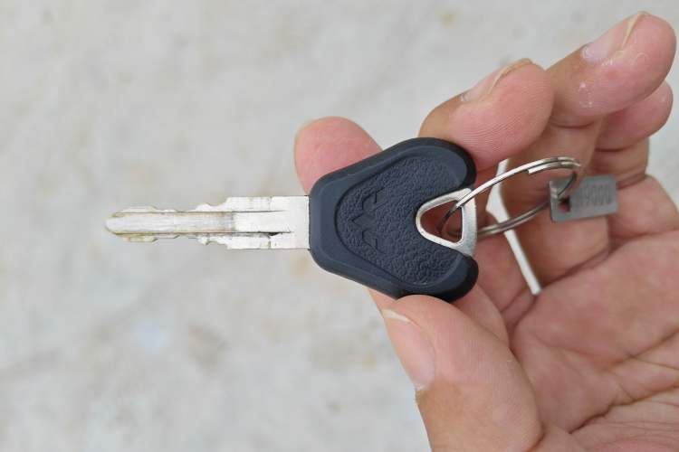 Used Wuling Zhiguang 2023 1.5L Utility Version with Enclosed Windows 2 Seats