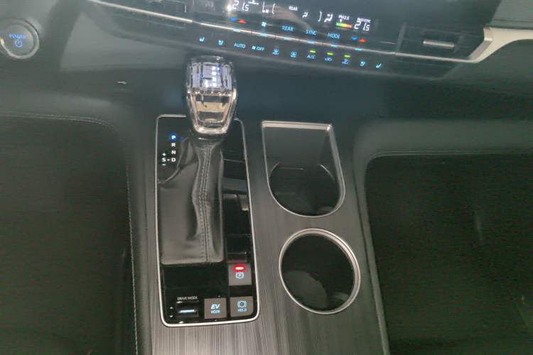 Used Toyota SIENNA 2021 2.5L Hybrid Ultimate Edition Gear Lever