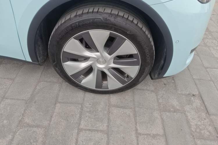 Used Tesla Model Y 2022 Revised Version Rear-Wheel Drive Right Front Wheel Hub