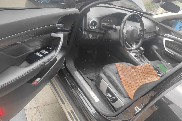 Used Wey VV7 2017 2.0T Ultra-Luxury Version
