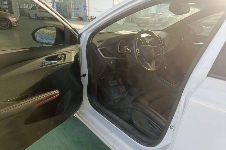 Used Chevrolet Monza 2019 RS 330T Automatic Comfort Edition China VI Standard Driver Seat