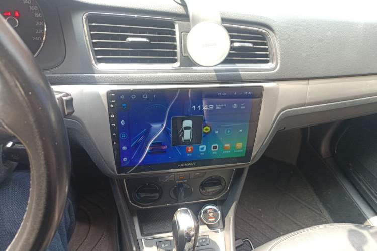 Used Volkswagen Gran Lavida 2015 1.6L Automatic Comfort Edition
