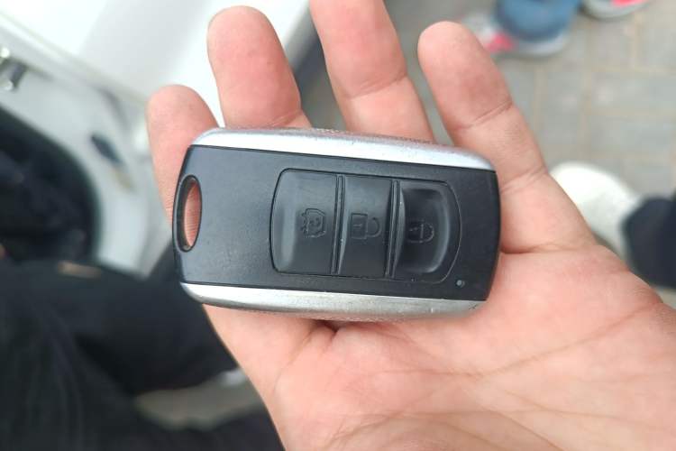 Used Dongfeng Fengon 580 2017 1.5T CVT Luxury Model Vehicle Key