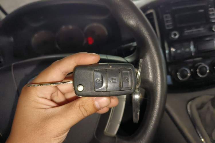 Used FORTHING Lingzhi 2016 M5 2.0L 7-seat Long-wheelbase Comfort Version