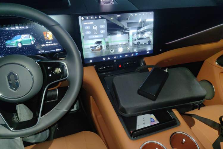 Used Hima AITO M8 2025 Extended-Range Max+ Version 53.4 kWh 6-Seater Edition