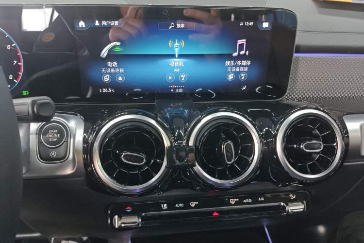 Used Mercedes-Benz GLB 2022 Second Facelift GLB 200 Dynamic Edition Audio And AC Panel