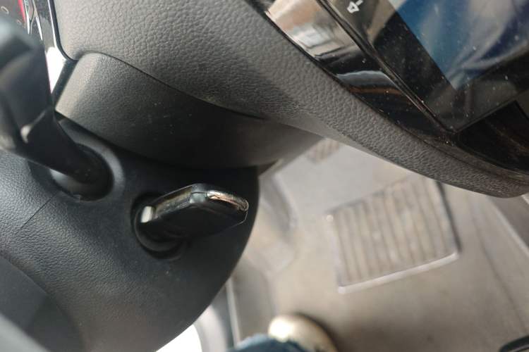 Used Volkswagen Sagitar 2015 230TSI Automatic Comfort Version