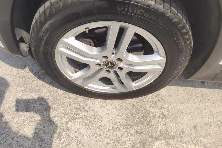 Used Mercedes-Benz GLB 2021 GLB 200 Dynamic Edition Left Front Wheel Hub