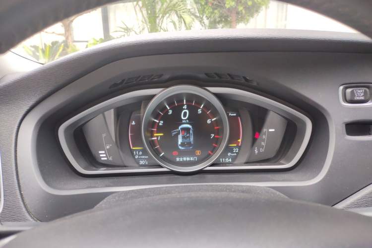 Used Volvo V40 2015 1.6T Zhiyi Edition Instrument Cluster