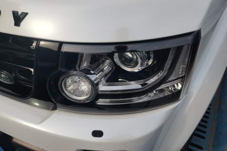 Used Land Rover Discovery 2015 3.0 SC V6 HSE Left Front Headlight