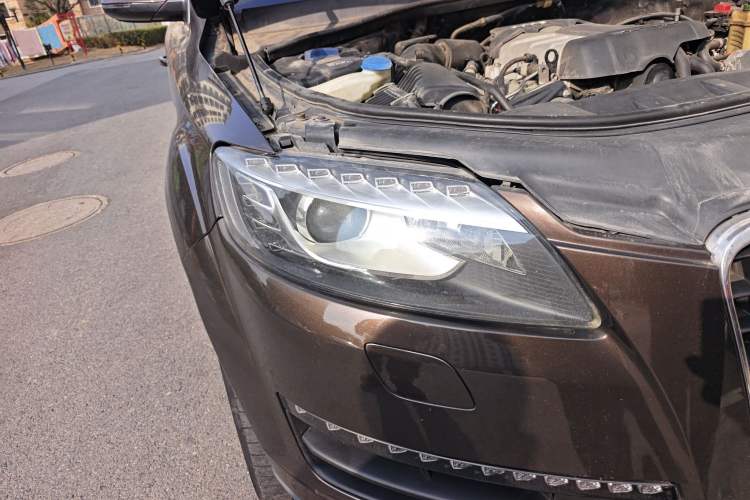 Used Audi Q7 2013 35 TFSI Ambition Edition Right Front Headlight