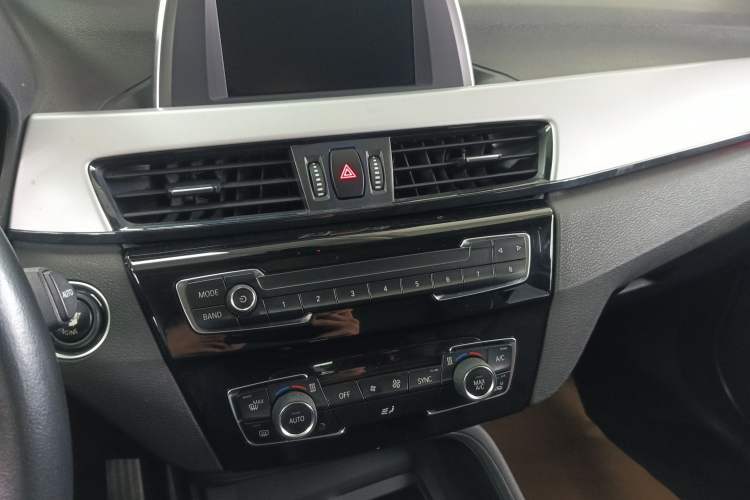 Used BMW X1 2018 sDrive18Li Fashion Model Audio And AC Panel
