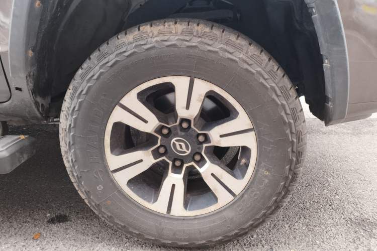 Used Huanghai N3 2017 2.4T Automatic Two-Wheel Drive Supreme Edition 4K22D4T
