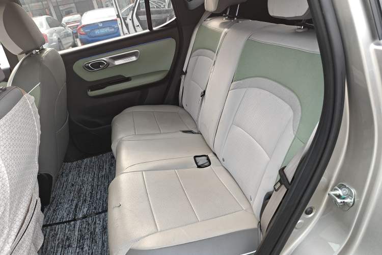 Used AION Y 2022 Plus 80 Enjoy Edition Left Rear Seat