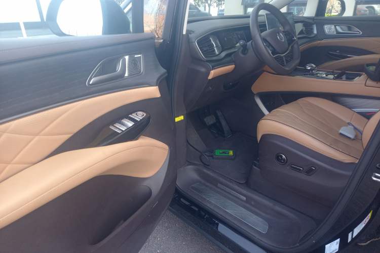 Used Denza D9 2024 DM-i 980 Four-Wheel Drive Flagship Model