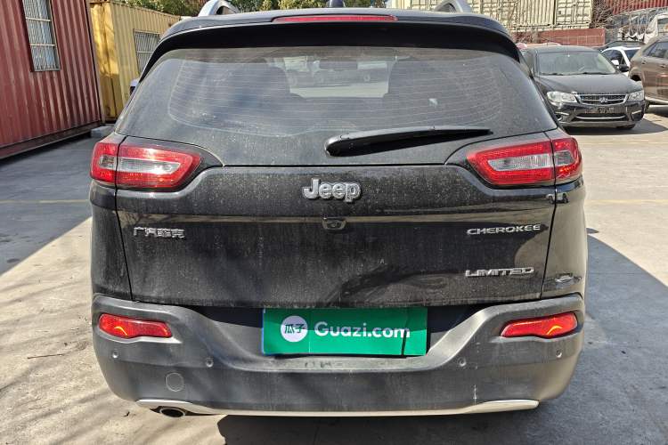 Used Jeep Cherokee 2020 2.0L Two-Wheel Drive Classic Sports Edition
