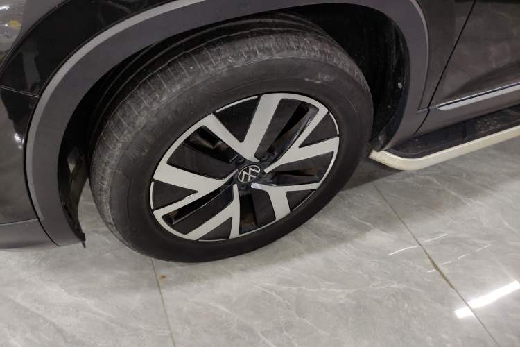 Used Volkswagen Tayron 2023 330TSI Two-Wheel-Drive Luxury Plus Advanced Version Exterior 4