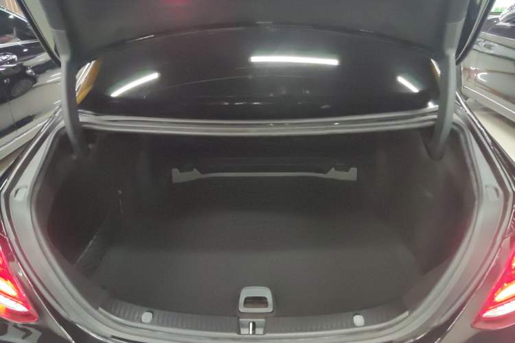 Used Mercedes-Benz E-Class 2019 E 300 L Sport Luxury Edition
