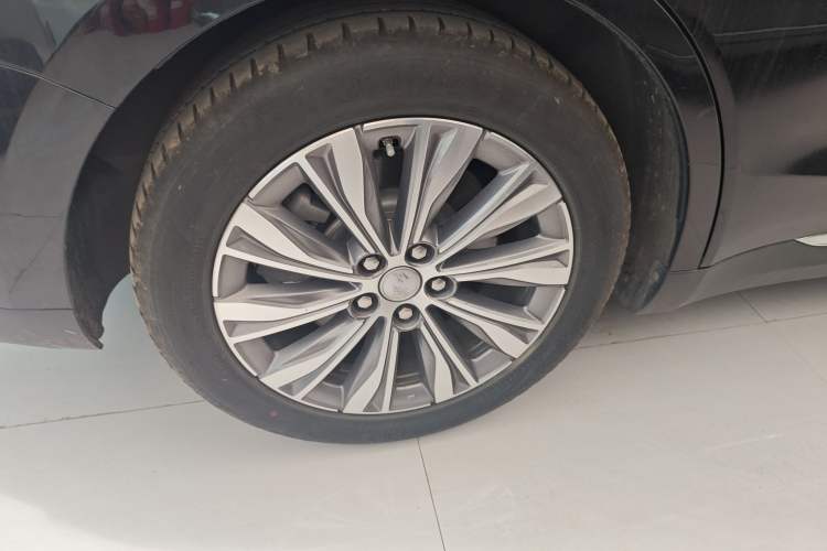 Used Hongqi E-QM5 2024 560km PLUS Right Rear Wheel Hub