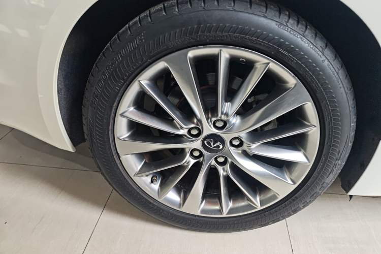 Used Infiniti Q50L 2018 2.0T Enjoyment Version China VI Standard
