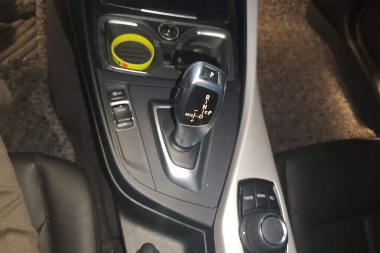 Used BMW 2 Series 2015 220i Convertible Coupe Leading Model
