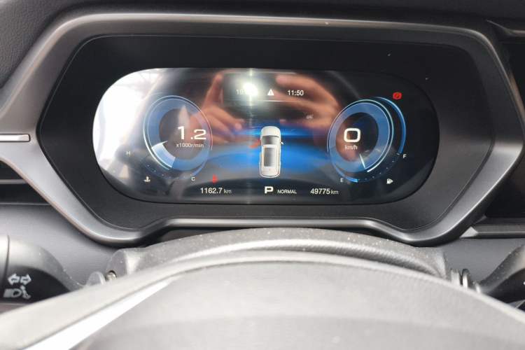 Used GAC Trumpchi GS4 2020 270T Automatic Luxury Smart Connectivity Version Odometer Close Up