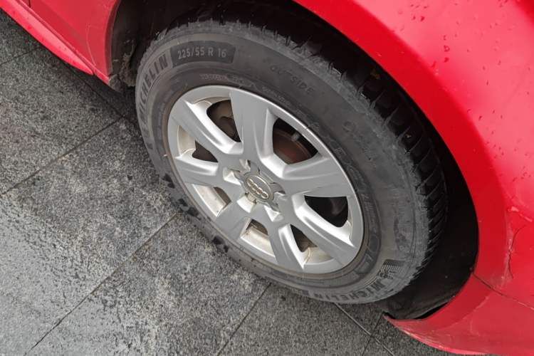 Used Audi A4L 2010 2.0 TFSI Standard Edition Right Front Wheel Hub