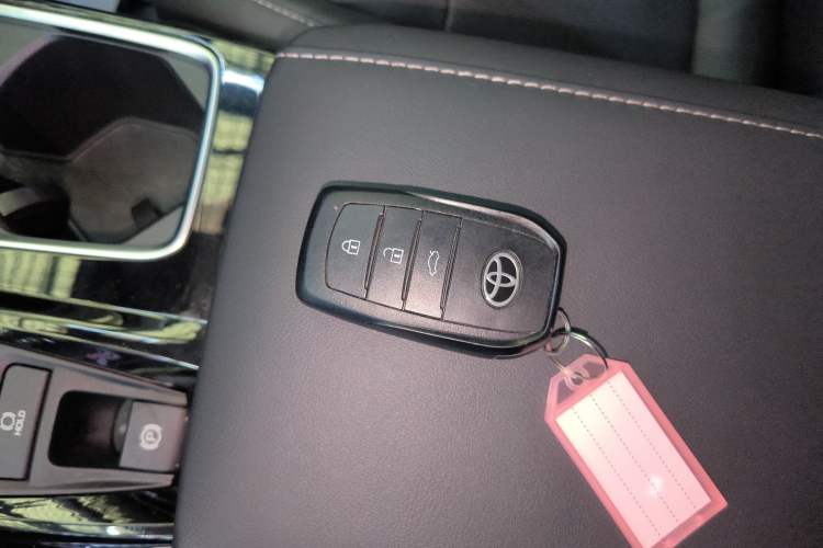 Used Toyota Camry 2024 Dual-Motor 2.0 HG Premium Edition
