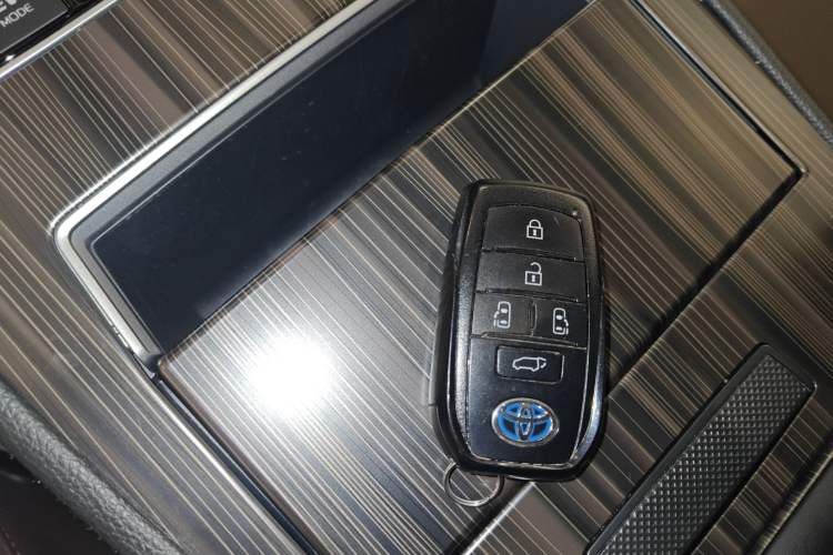 Used Toyota SIENNA 2021 2.5L Hybrid Platinum Edition Interior 1