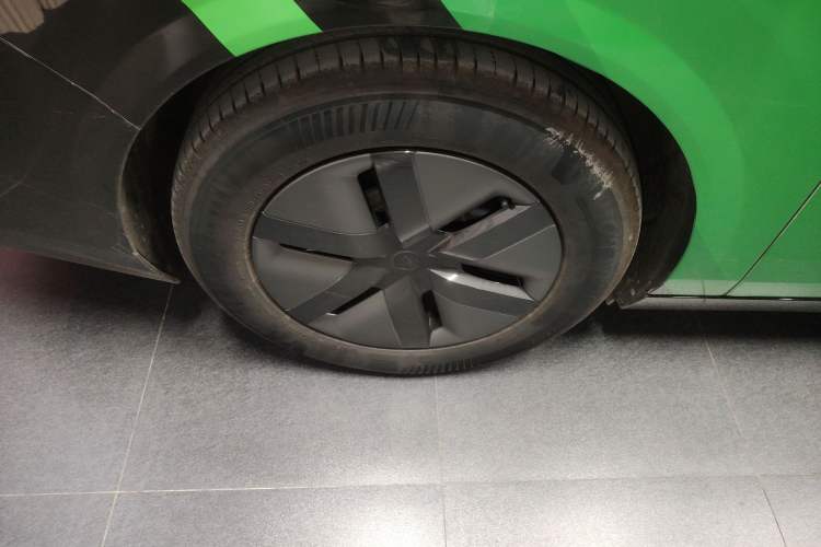 Used Li Auto MEGA 2024 Ultra Model Exterior 8