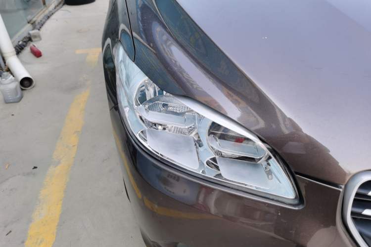 Used Peugeot 301 2014 1.6L Manual Comfort Edition Right Front Headlight