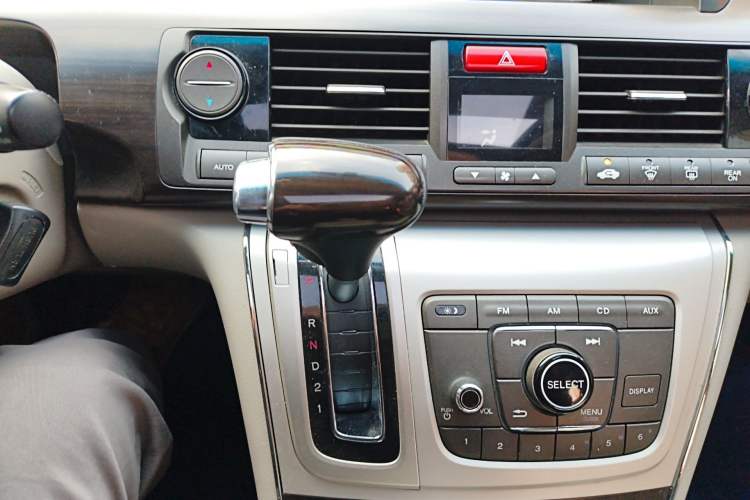 Used Honda Elysion 2012 2.4L VTi Luxury Edition
