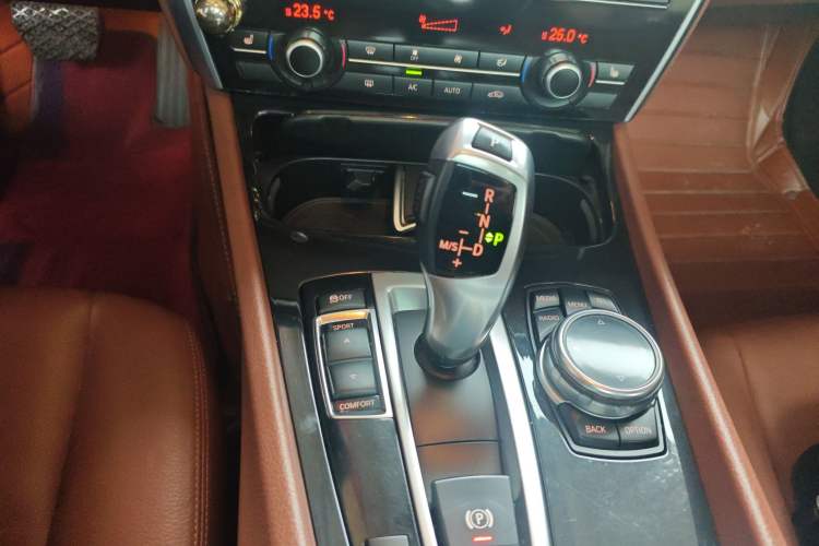 Used BMW 5 Series GT 2014 528i Leading Model Gear Lever