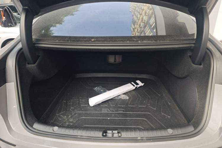 Used BYD Han 2025 DM-i Intelligent Driving Edition 125KM Prestige Model Trunk