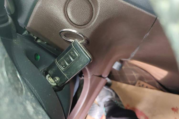 Used Haima V70 2016 2.0L Manual - Comfort Edition 6 Seats
